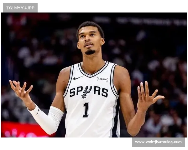 托马斯单场至少15篮板15助攻,成WNBA历史首人 托马斯单场至少15篮板15助攻,成WNBA历史首人